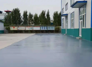 杭州彩色路面喷涂翻新的材料对冬季